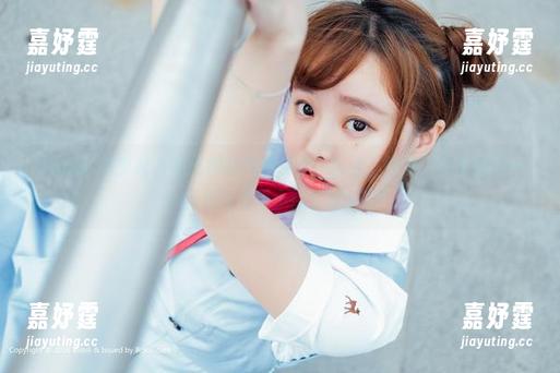BoLoli菠萝社 - 柳侑绮的海中少女：高清、可观，但我想说……要是泳衣再小点就完美了！