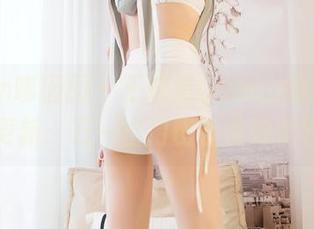 Feilin嗲囡囡 – 王婉悠Queen的居家图片更新：万一出门比在家好呢？！