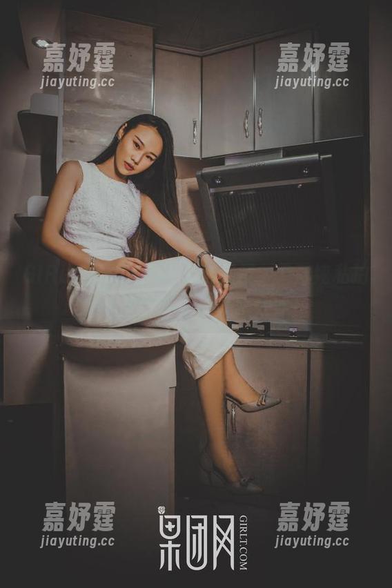 GIRLT果团网 - 憧憬与捉摸,尹意纯私拍的泳衣作品,别让水太冰! GIRLT果团网 - 憧憬与捉摸,尹意纯私拍的泳衣作品,别让水太冰!