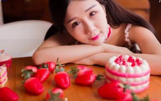 水中嬉戏，原图直达：在果团网发现那“伊人”的另一面