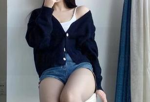 微密圈 – July芝岚带来香足图包，唤醒我们心底的那丝叛逆想法。