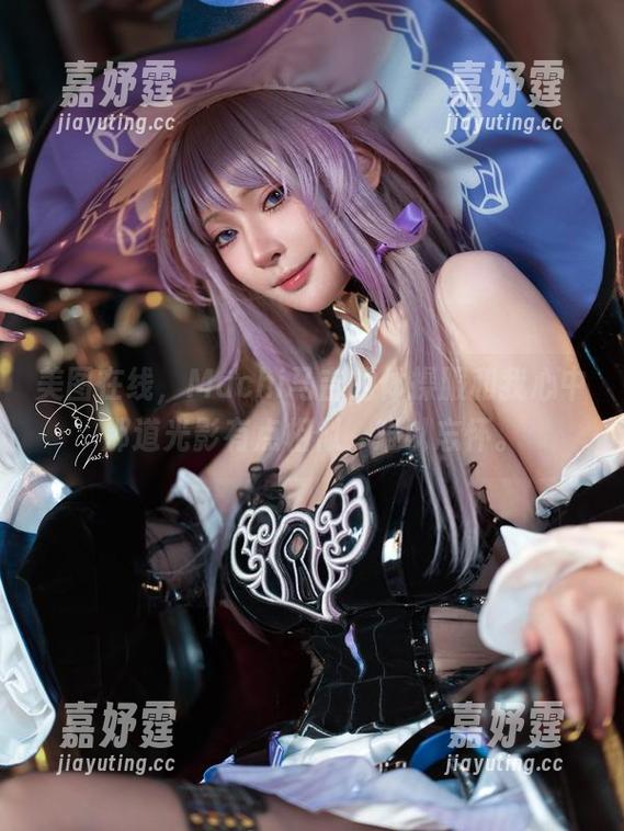 美图在线，Machi马吉的体操服和我心中那道光影有点相似，难以忘怀。