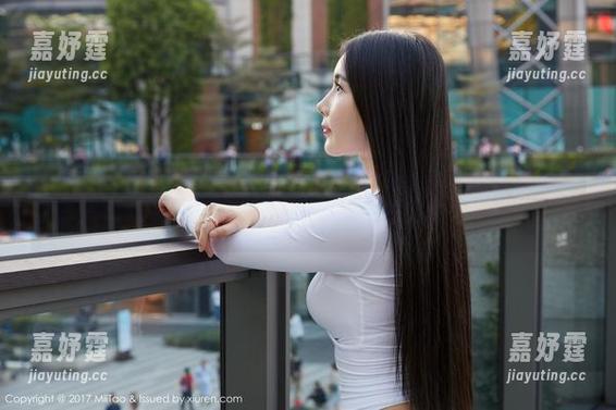 MiiTao蜜桃社 - 户外“豆瓣酱”的最新篇章，真让人忍不住想偷瞧！