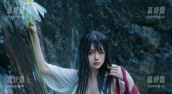 谢谢NinJa阿寨寨，给我们呈现了这组高清写真，甜心却让人心怀小怨