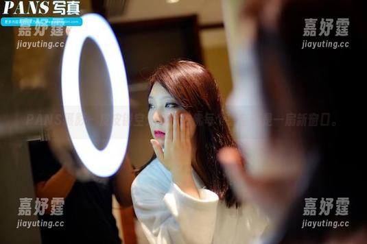 PANS摄影 - 皮皮镂空分享：仿佛每个镂空都是一扇新窗口。
