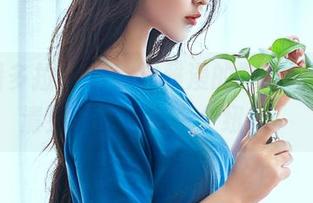 PDL潘多拉 – 看！陈雅漫的制服写真，高清到能数清每一个纽扣。