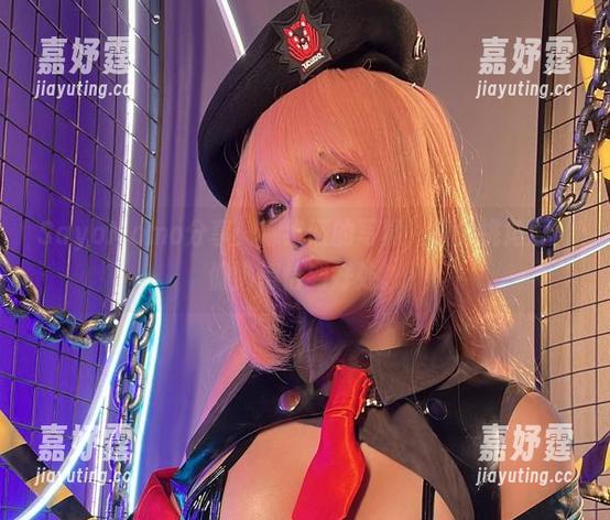 SayoMomo分享：娜维娅的写真，很会挑角度，慵懒得恰到好处。