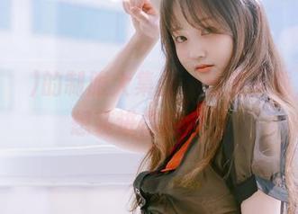 Sia(시아)的制服大集合，快来下载，把梦想装进你的包包