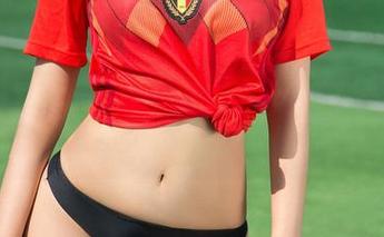 UGirls尤果网 – 免费穿搭，Zora若拉的水手服，想不想看？