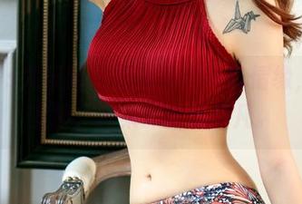 UGirls尤果网 – 赵娜娜的吊带情缘，原图安静，合集却热闹非凡。