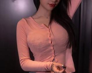 Xiuren秀人网 – 脱离套路的优琪琪子yuki，吊带新作更新简直让人目不转睛