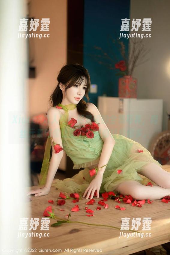 Xiuren秀人网 - 初梦瑶的全集写真，肉丝元素好像让整个氛围都轻松很多。