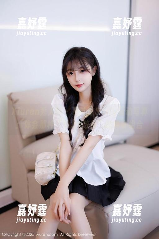 Xiuren秀人网 - 夏诗诗Sally运动写真：体会那种“努力+放松”的神奇组合