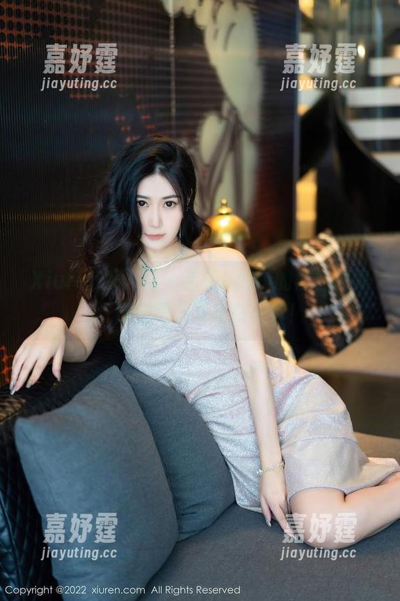 Xiuren秀人网 - 星星baby的黑色图集：沉浸吧，下载在等你！