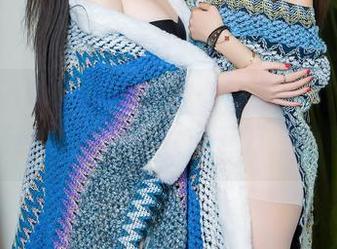 Xiuren秀人网 – 汐汐爱吃草莓高清写真集：清纯又不失顽皮，千万别小瞧她！