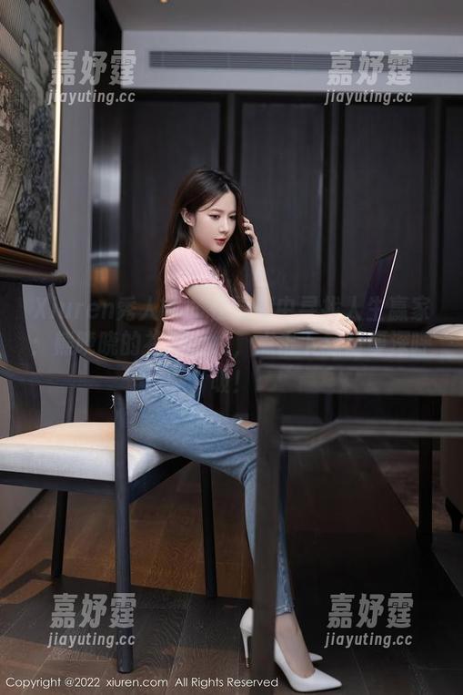 Xiuren秀人网 - 在图库中寻找人生赢家：熊晓晓的礼服上线，点击下载前要深呼吸！