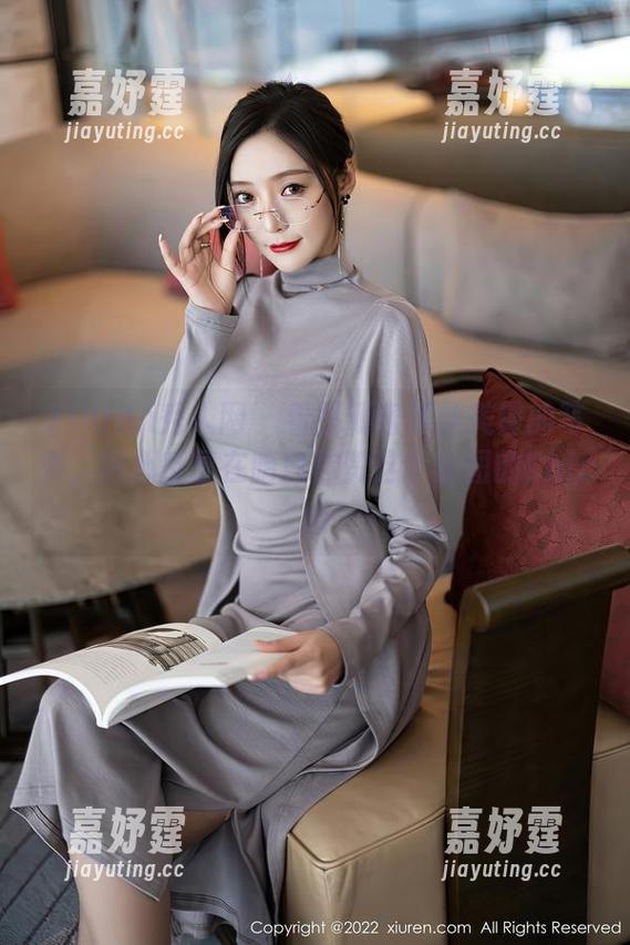Xiuren秀人网 - 看豆瓣酱黑丝美臀的写真，内心反复在暗自称赞这个套图的Chic感