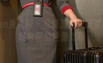 Xiuren秀人网 – 当制服遇见陆萱雅：一场套图的轻盈舞动