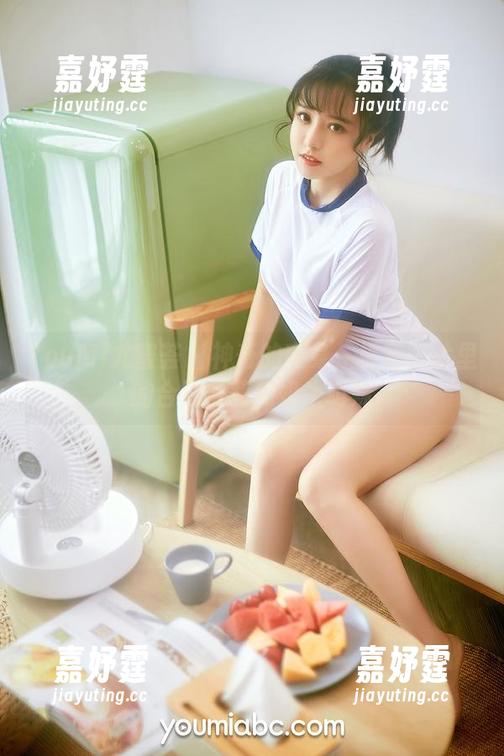 YouMi尤蜜荟 - 神奇的变身：福利图片里的合法萝莉和奶牛萌妹