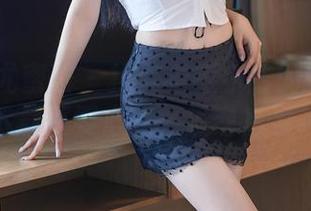 YouMi尤蜜荟 – 抢先看熊小诺的教室套图，下载不要心急，思考后果哦！