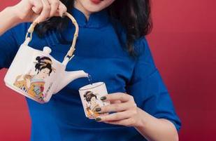 丽柜 – 尔尔瑜伽精选：腹肌锻炼到隔壁邻居都在关注，我快成网红了！