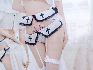 来吧，点击免费图包，给自己一个仙九Airi式夏天，绝不是流水线上的产物！
