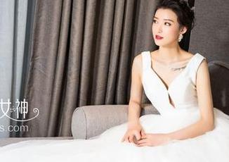 克拉女神 – 佳莹的学妹图包，总是让人有种想要深入了解的“冲动”，你懂的。