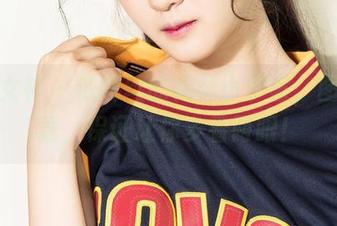 克拉女神 – 依娜丝的棉袜小宇宙，图包下载，保证让你多看两眼！