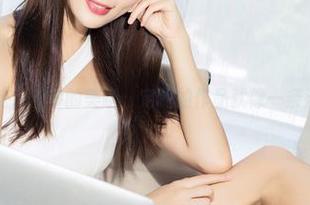 克拉女神 – 哇，江琴的美腿，定制的作品就像一条流动的溪水。