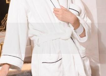 克拉女神 – 谁说黑白就不能美？颖儿的这组美图让我耳朵都怀孕了。