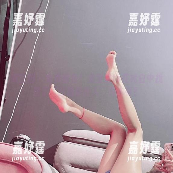 微密圈 - 免费图包！兔宝妮to在纯白中找到了“白兔非白人”有木有？