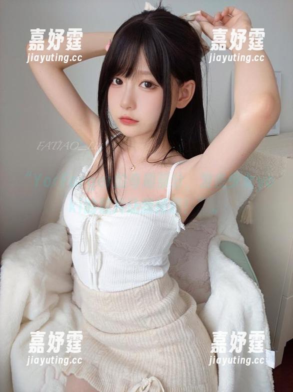 “YorForger的奇趣部分，发条少女yoki的照片让我捧腹！”。