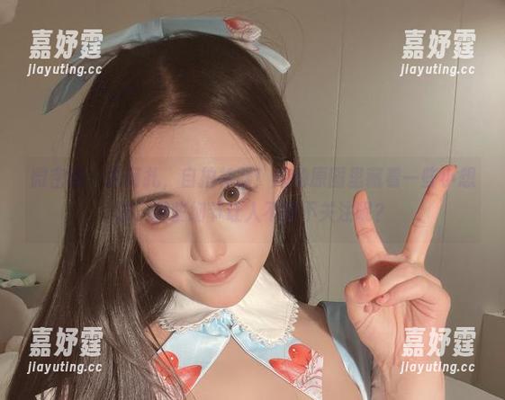 微密圈 - 古阿扎，自拍神器！她的原图里藏着一些小想法，哪些细节让人不得不关注呢？