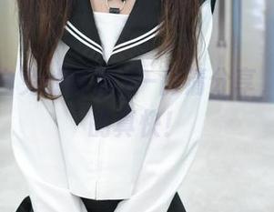 可可小白兔的制服秀–高清分享，诱惑来的真快！