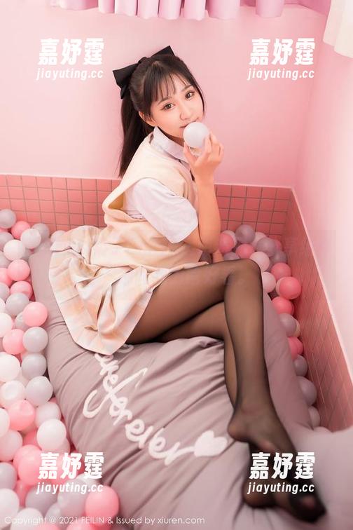 嗲囡囡 - 奶茶Emily透明系列，分享给你，别问我为啥好看。