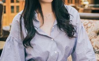 头条女神 – 短裤，这个习惯性选择的资源，张蓝欣把它玩得淋漓尽致。