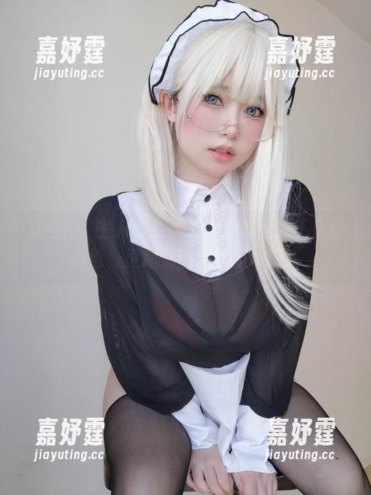 女主K，主人的女仆，图集传递的不止是角色，更是那股性感的乖巧。