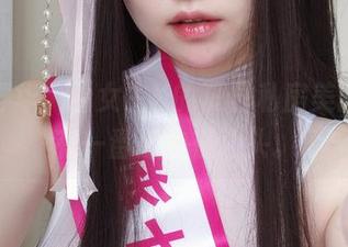 略过浮华，看女主K的夏日私房美图，别有一番滋味在心头。