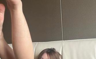 微密圈 – 红色内衣写真更新！小优优子让我又开始自言自语，说不出话来。