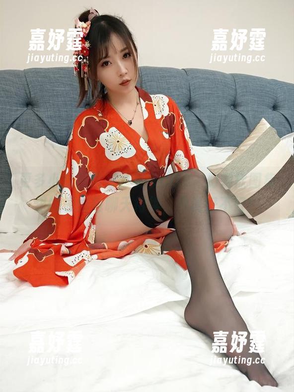 更多小女巫露娜，更多COS，幻阙歌图集里的表情包聊天待续，你说好不好！