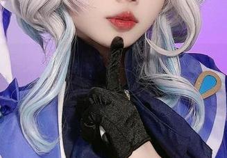 小瑶幺幺的黑色魔咒：这是照相机，还是她的个人显现？