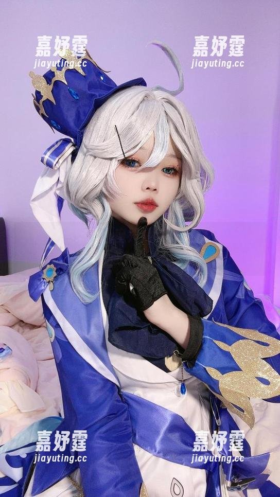 小瑶幺幺的黑色魔咒：这是照相机，还是她的个人显现？