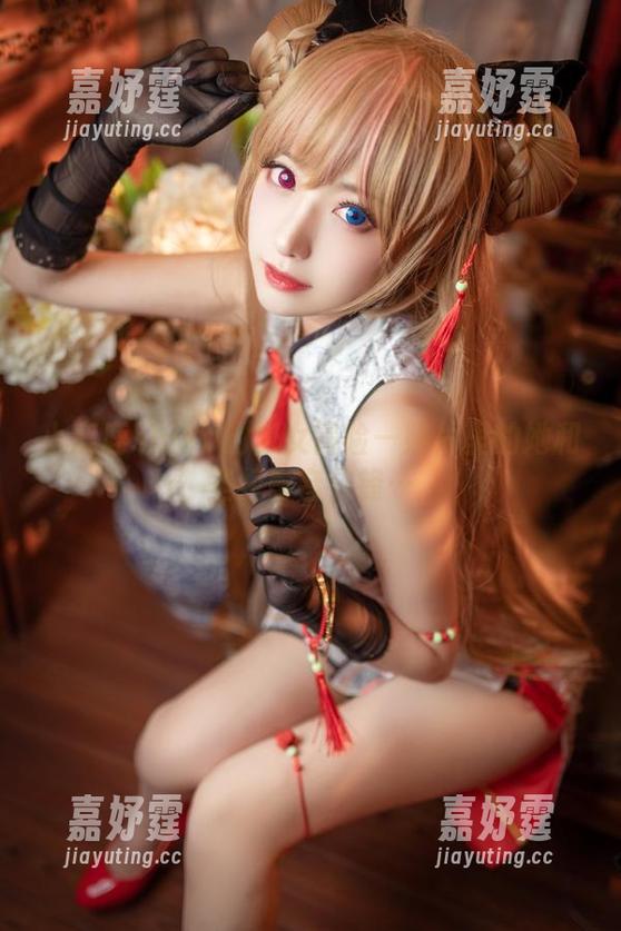 小鹿鹿shika的修女冒险—照片里的她和圣经影音先锋…
