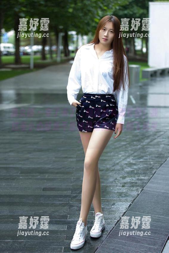 推女郎 - 来了来了，娜露的礼服套图！我这条小心脏是不是被裙摆拽得我都飞起来了？