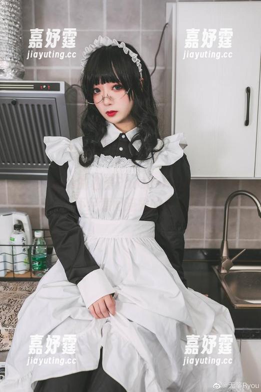 无筝ryou的私房Photoshoot：灰丝在不经意间流露的个性