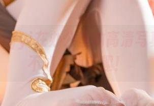 杨衣yangyi在办公室的高清写真：上班不如拍照有趣！