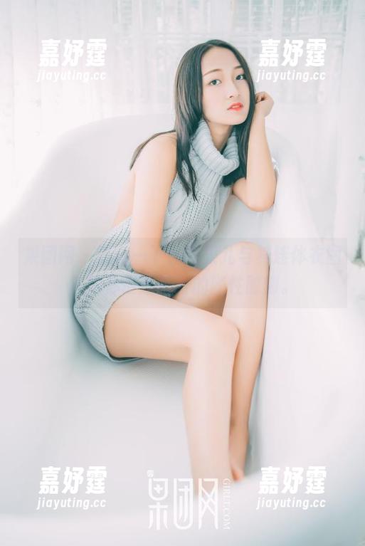 果团网 - 暂停一下，松果儿与其连体衣图集陪你度过美好的随性时刻。