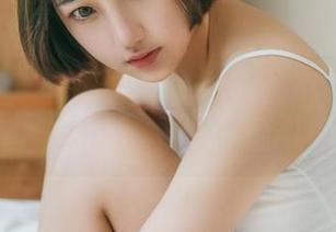 果团网 – 最新原图出炉！陈雅漫在校园里，莫名其妙就成了“校园明星”！