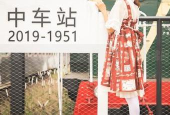 梦丝女神 – 背着书包的乔儿，黑色校服图集，仿佛回到了青春！