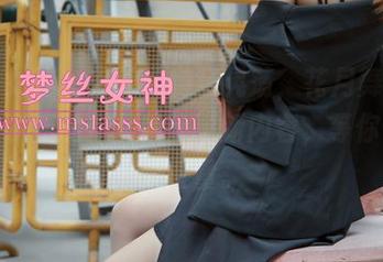 梦丝女神 – 在泳池随意晃荡，花月舞给你带来了新的作品集：更新内容，等你慢慢来打量。